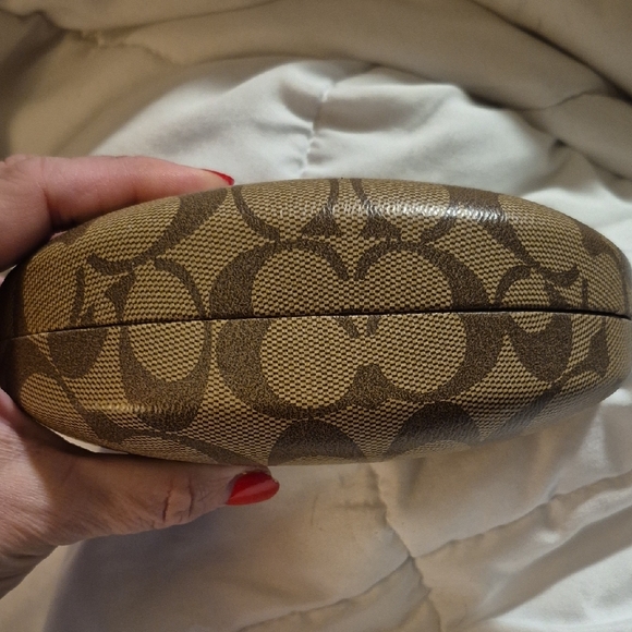 Coach Brown Sunglasses Case Damaged - Picture 9 of 9